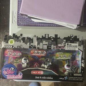 Littlest Pet Shop Walkables Black & White Set